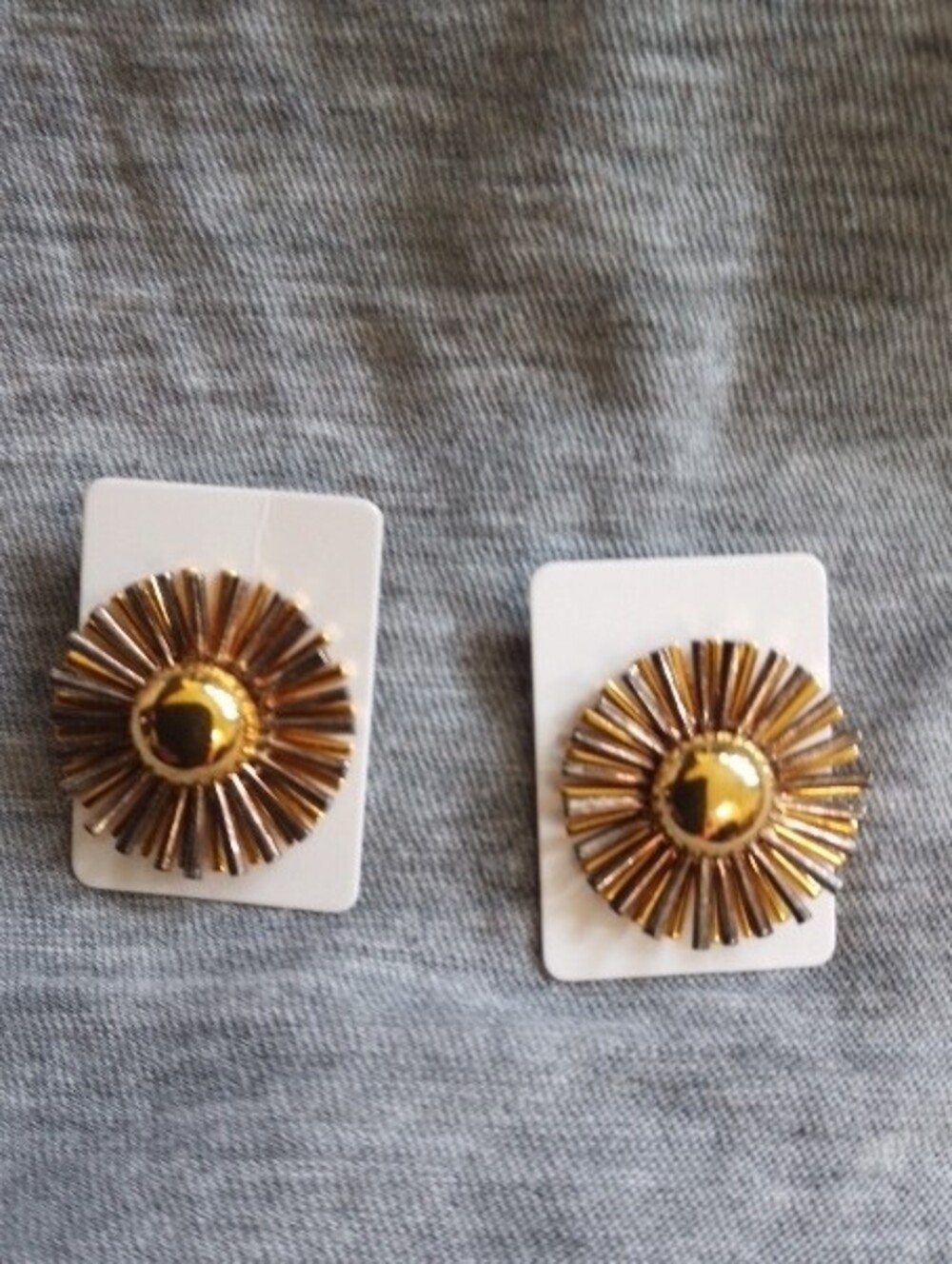Vintage 1980's Gold Sunburst Statement Earrings - Women Jewelry